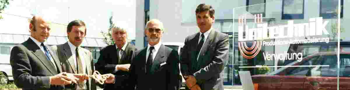 Unitechnik 1989; Bürgermeister der Stadt Wiehl Werner Becker-Blonigen zusammen mit Unitechnik-Mitarbeitern