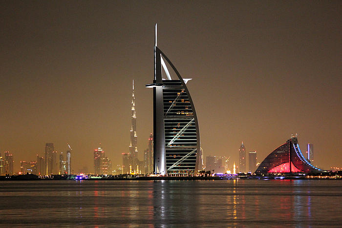 Dubai Skyline - Unitechnik als fester Bestandteil der Logistikszene in Dubai